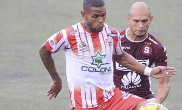 Santos y Saprissa empatan sin goles, Bengston ingresó de cambio
