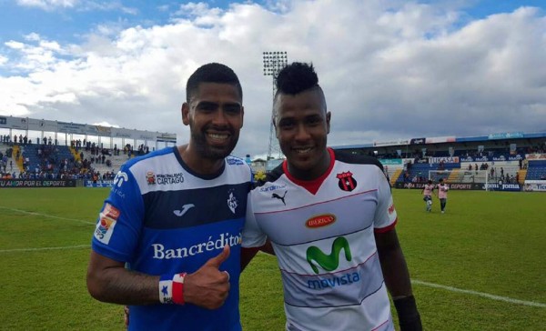 Panameños Cummings y 'Gavilán” marcaron diferencia con sus equipos en Costa Rica
