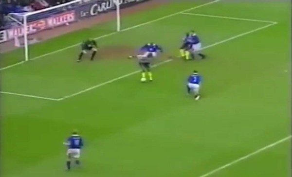 Manchester City recordó el golazo marcado por el tico Paulo Cesar Wanchope