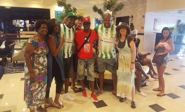 Aficionados ticos esperan con ansias la llegada de su selección a Jamaica