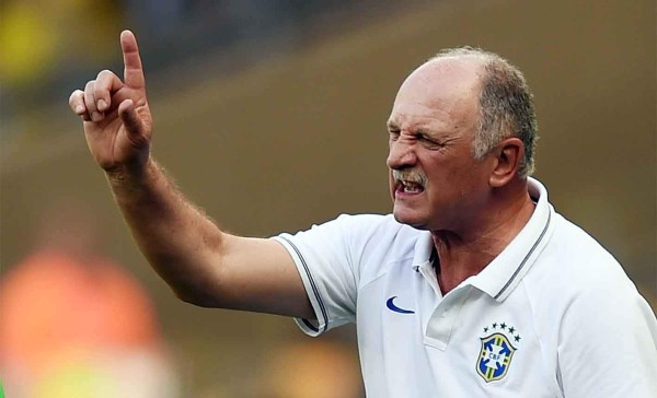Scolari: 'Los árbitros están un poco reticentes con Brasil'