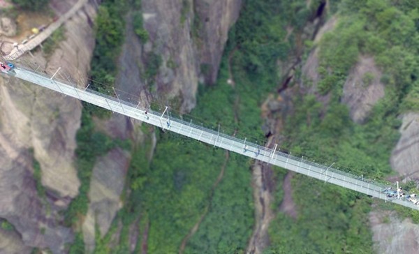 Brave Men’s Bridge, el puente de cristal más largo del mundo