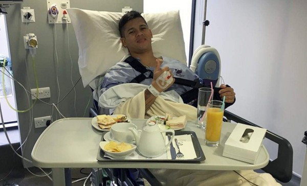 Marcos Rojo, operado con éxito de su lesión en el hombro