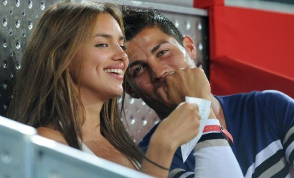 VIDEO: Novia de Cristiano rechaza decir 'Visca Barça”