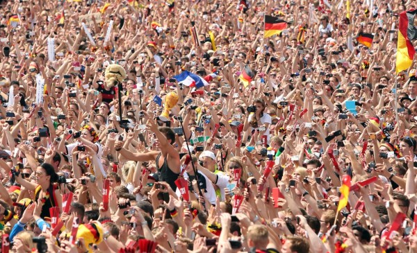 Una multitud eufórica recibe a Alemania en Berlín