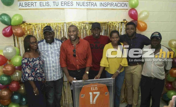 FOTOS: Así fue la visita de Alberth Elis en escuela de Chamelecón