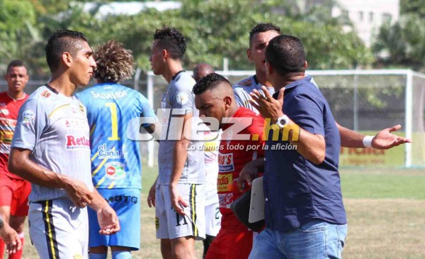 NO SE VIO EN TV: La 'picardía' en Tocoa que enfureció a Real España