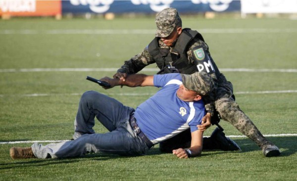 Las raras cosas que solo se ven en los estadios de fútbol en Honduras