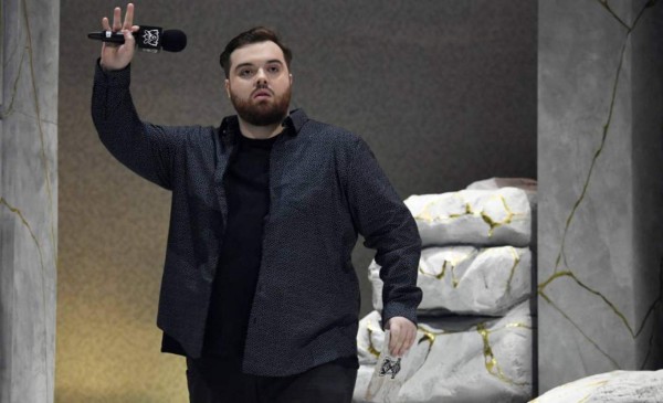 Ibai Llanos sorprende a todos: cuánto dinero gana al mes, lo que paga de alquiler y el fichaje sorpresa del Barcelona