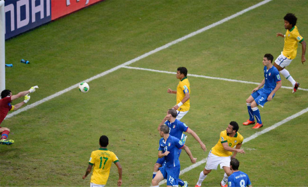 Brasil vs Italia por Copa Confederaciones.