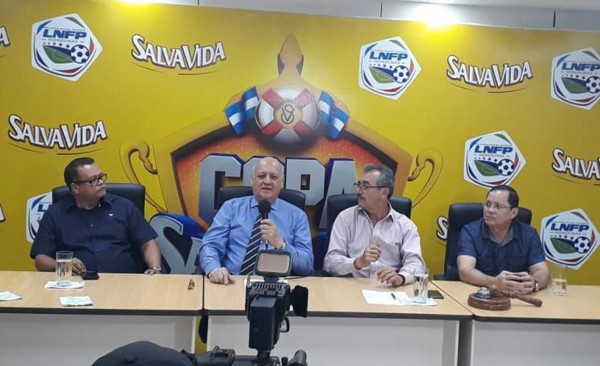 El Blog de Gustavo Roca: Liga de Costa Rica abofetea a la dormida Liga Nacional de Honduras