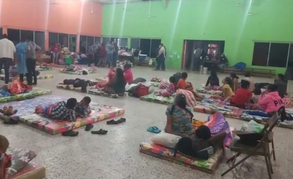 ¡Puentes derrumbados, desbordes y deslizamientos! Huracán Eta sigue causando daños en Honduras