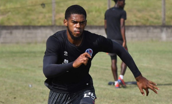 Ataque potente: Pedro Troglio y una alineación ofensiva para el partido Olimpia-Real España