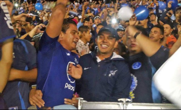 ¡Puros cracks! Las imágenes del homenaje a Amado Guevara en Charlotte