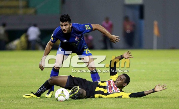 Real España y Municipal se enfrentan por la Champions de Concacaf.