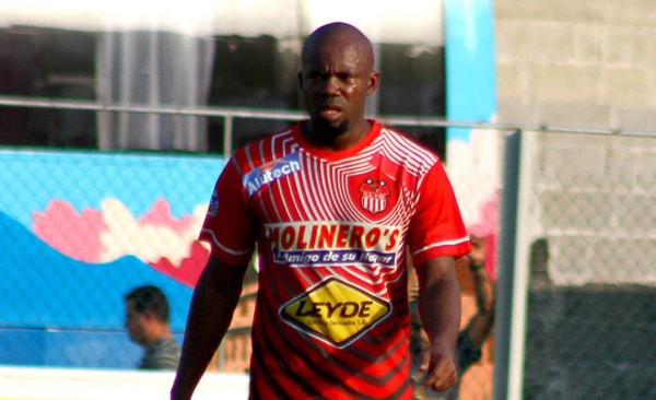 Grandes figuras del fútbol centroamericano que podrían retirarse a final de temporada