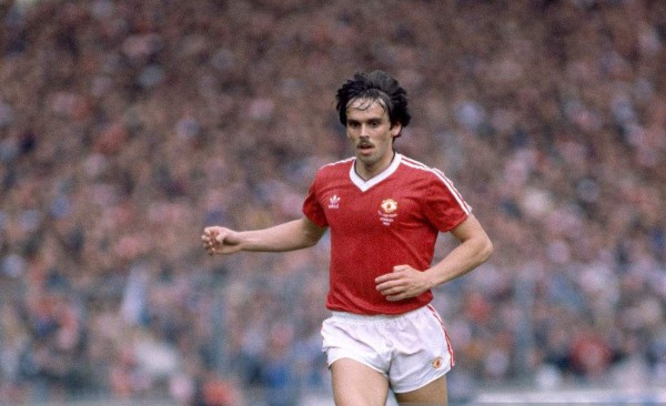 Dos se tiraron a las vías de un tren: Los futbolistas que se han suicidado, 'Morro' García se suma&nbsp;&nbsp;