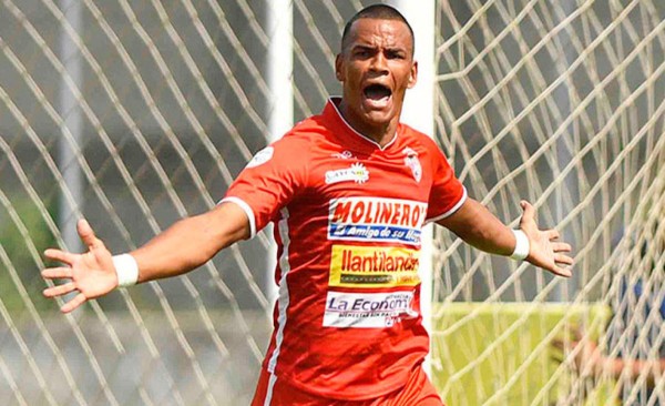 Mercado: Real España y Motagua alistan trueque, compran a legionario y club quiere a Félix Crisanto