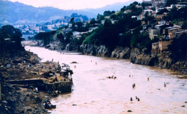 ETA le hace recordar a los hondureños lo catastrófico y mortífero que fue el huracán Mitch