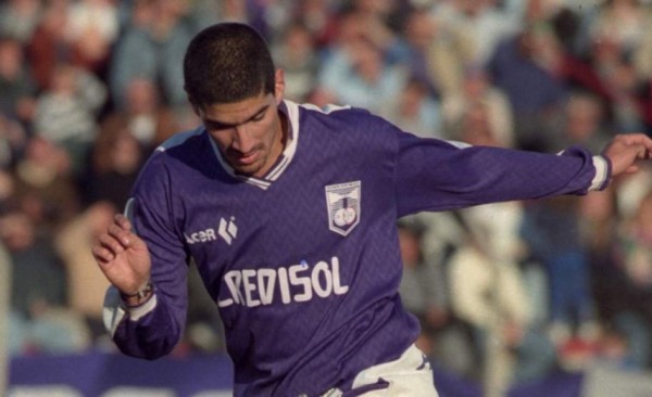 'El loco' Abreu impone récord Guinness tras vestir 26 camisetas distintas en su carrera