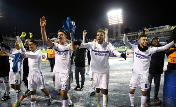 El emotivo festejo de Najar tras la clasificación a octavos en la Europa League