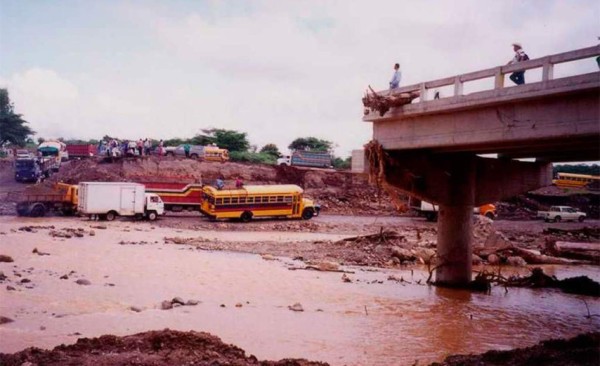 ETA le hace recordar a los hondureños lo catastrófico y mortífero que fue el huracán Mitch