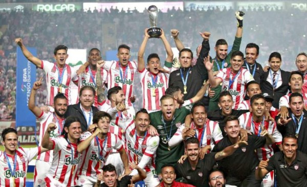 Los futbolistas hondureños que se han coronado campeones por el mundo
