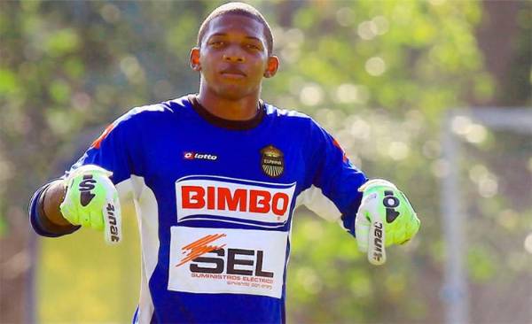 Buba López debutó en 2013 con el Real España, club que ha sido el único en el que ha jugado en Honduras.