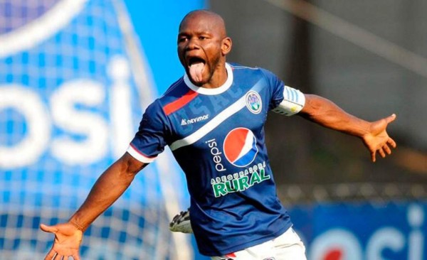 Grandes jugadores que el fútbol hondureño podría reclutar