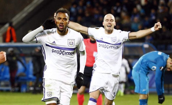 El emotivo festejo de Najar tras la clasificación a octavos en la Europa League