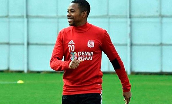 MERCADO: Barcelona prepara una venta; Real Madrid calienta fichaje y Mourinho con un futuro impensando