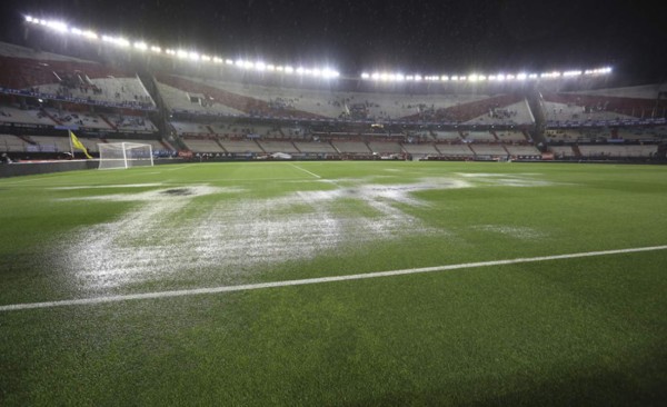 Argentina-Brasil: Las fotos del estadio Monumental inundado