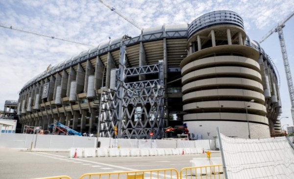Así siguen las obras para el nuevo Santiago Bernabéu: La cubierta del estadio, en septiembre