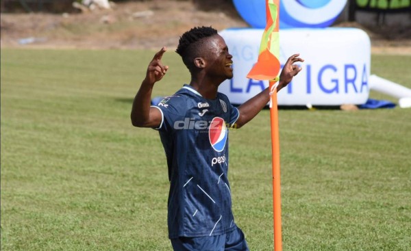 No se vio en TV: El 'chofer' de Olimpia, la nueva kinesióloga de UPNFM y Arboleda estalló por racismo