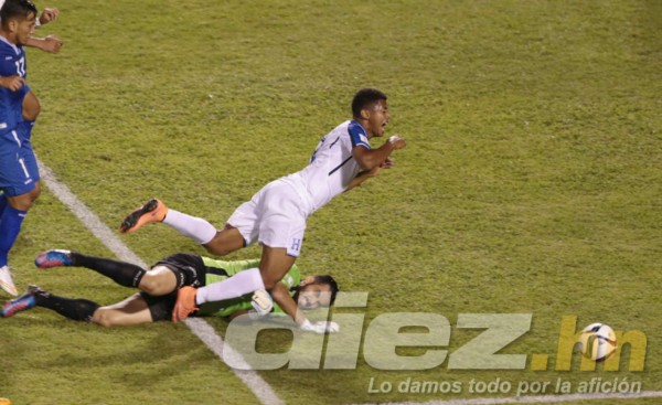 Las mejores imágenes del Honduras-El Salvador en el Olímpico