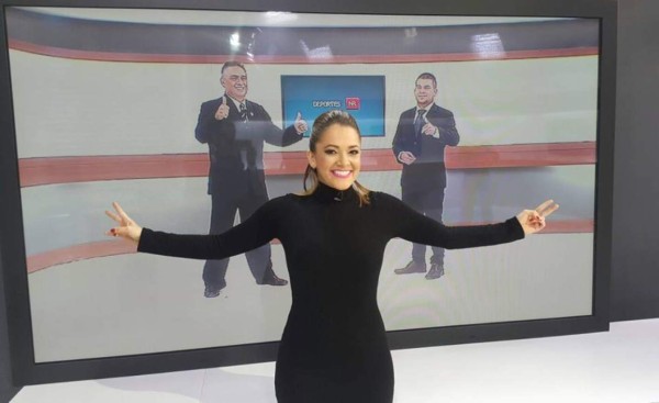 La bella periodista tica que quiere ver a su selección ganar la Copa Centroamericana