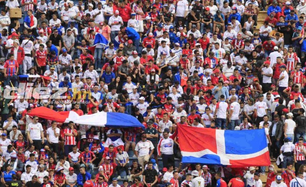 Llenazo en el Nacional y las personalidades que se hicieron presente en el Olimpia-Marathón
