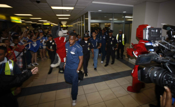 El color en Panamá tras la llegada de Honduras.