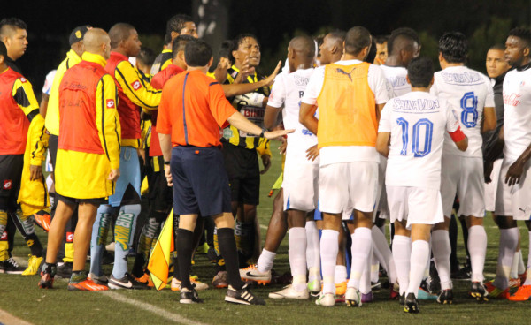 Caliente empate entre Olimpia y R. España en New Orleans