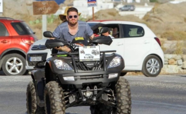 Jorginho, campeón de la Eurocopa y sus picantes vacaciones junto Catherine Harding; el descuido de la novia en la playa