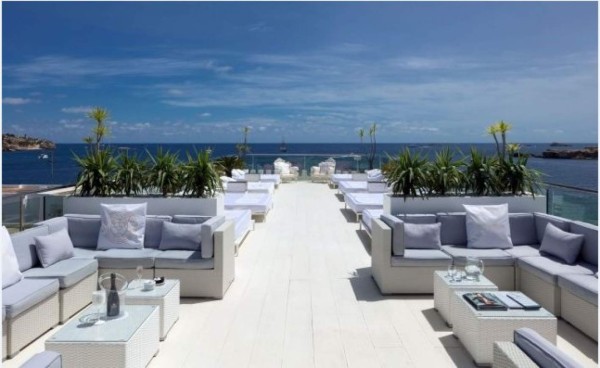 Nuevo auto y celular de oro: Los últimos lujos millonarios de Messi