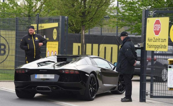 La colección de autos de Pierre-Emerick Aubameyang valorada en 26,600,000 millones de lempiras