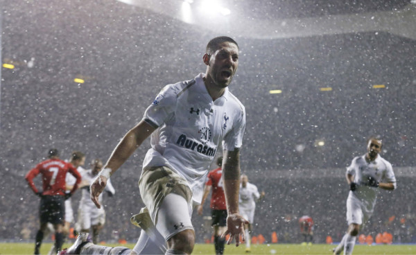 Tottenham empata de último minuto y rescata un punto entre la nieve.