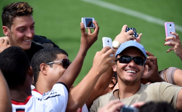 Indígenas llevaron alegría al entrenamiento de Alemania