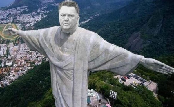 Van Gaal es víctima de memes a la espera de oficializar su adiós de Manchester United
