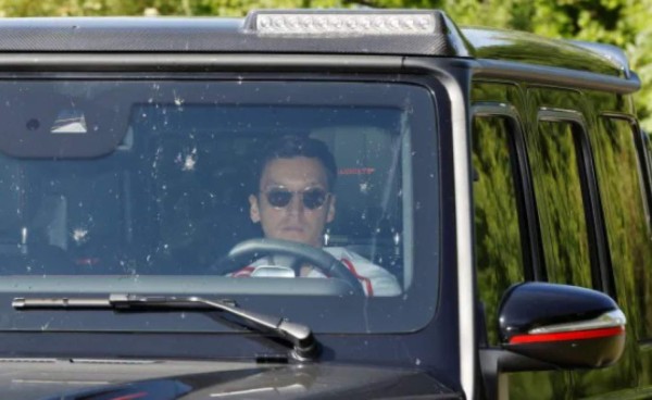 Así es la millonaria vida de Mesut Özil pese a ser marginado en el Arsenal: Autos y su mansión