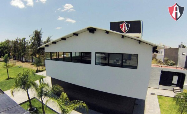 ¡De lujo! Esta es la nueva casa del hondureño Cristian Cálix en México