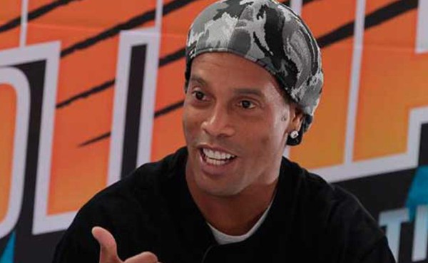 El mensaje navideño a Ronaldinho a sus aficionados