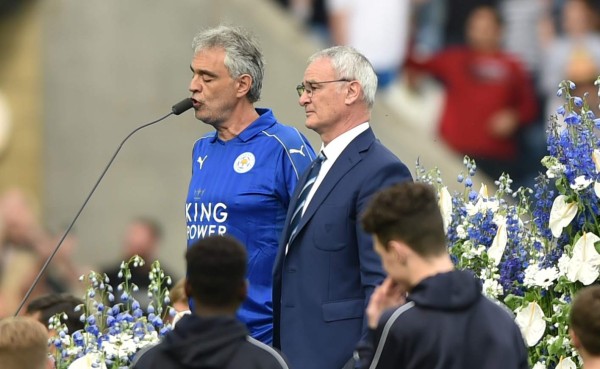 VIDEO: Bocelli canta 'Nessun Dorma' con la camiseta del Leicester antes del partido