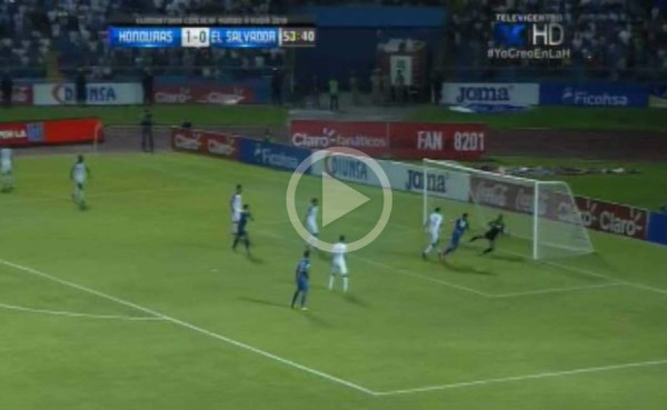 Video: Esta fue la milagrosa atajada de Donis Escober ante El Salvador